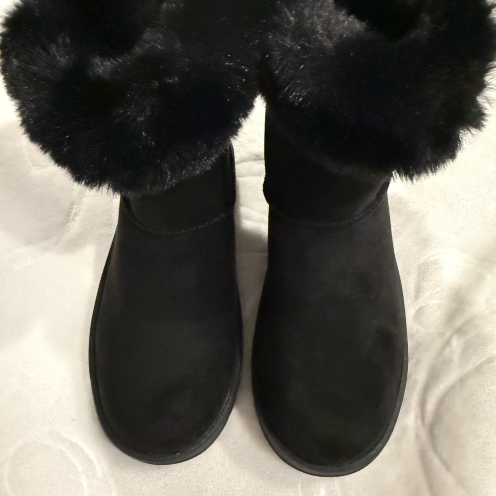 Girls Black Fur-Lined Boots